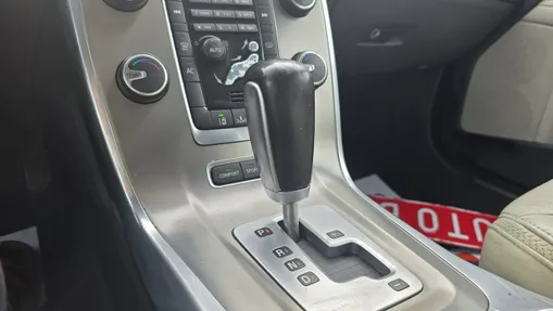 VOLVO XC70 -