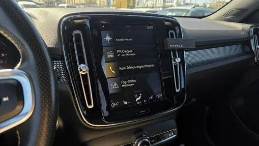 VOLVO XC40 -
