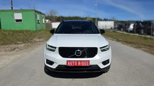VOLVO XC40 -
