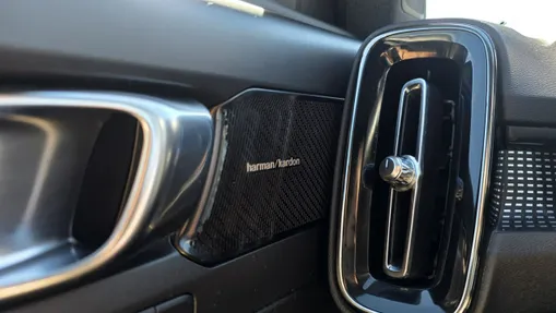 VOLVO XC40 -