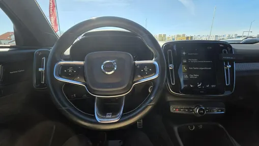VOLVO XC40 -