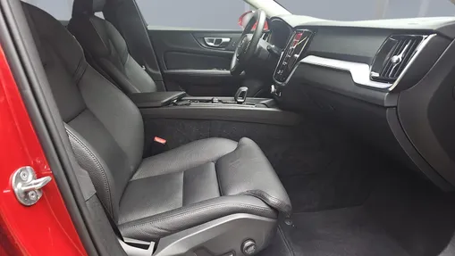 VOLVO V60 V60 B3 B Momentum aut