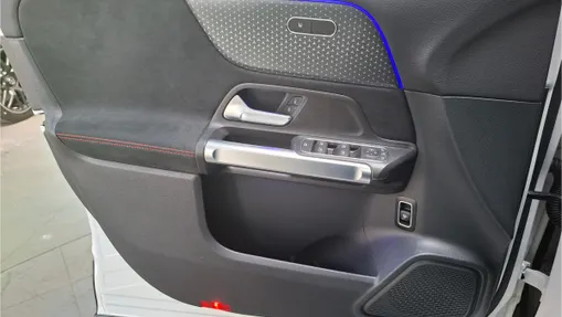 MERCEDES-BENZ GLB GLB 200 d 4-Matic AMG Line 8G-DCT