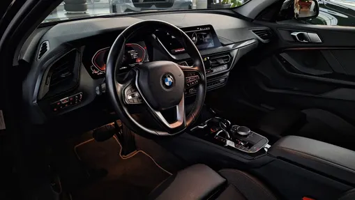 BMW Seria 1 118i Sport Line aut