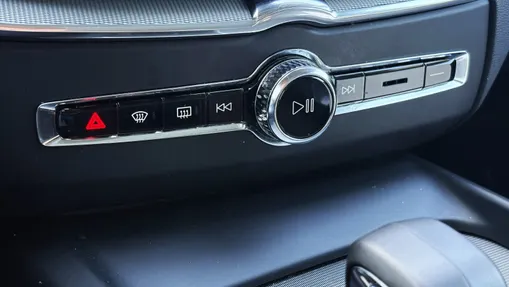 VOLVO XC60 XC60 T6 Plug-In Hybrid AWD Plus Dark aut