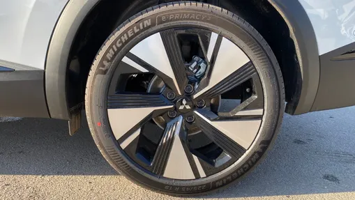 MITSUBISHI Grandis Grandis 1.3T mHEV Intense Style Cold DCT Nowy