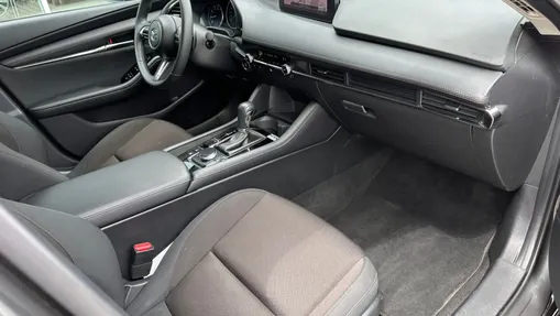 MAZDA 3 3 2.0 mHEV Centre-Line aut