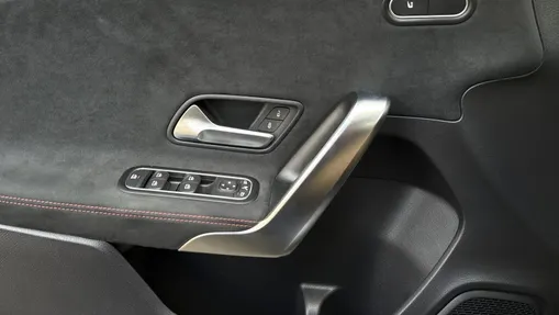 MERCEDES-BENZ A Klasa A 200 AMG Line 7G-DCT