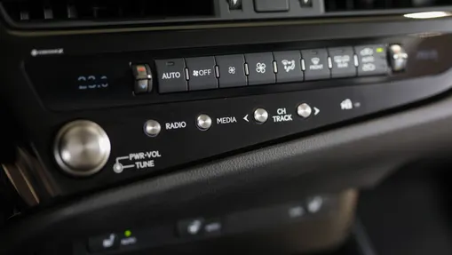 LEXUS ES ES 300h F Sport Design