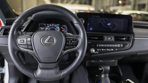 LEXUS ES ES 300h F Sport Design