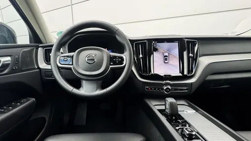 VOLVO XC60 XC60 B5 B AWD Plus Dark aut