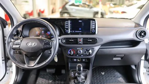 HYUNDAI i10 i10 1.2 Modern AMT