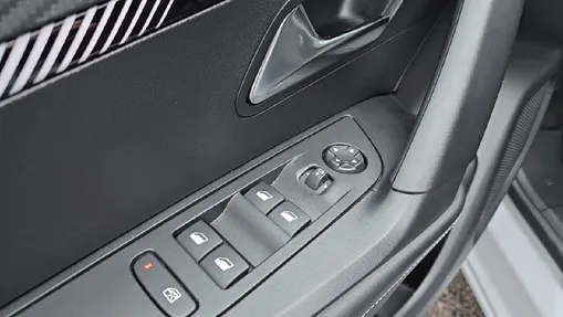 PEUGEOT 2008 2008 1.2 PureTech Allure S&S EAT8