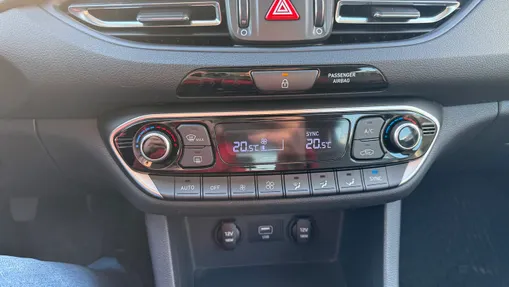 HYUNDAI i30 i30 1.5 DPI Modern