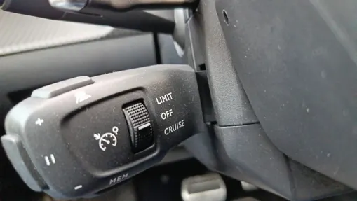 PEUGEOT 2008 2008 PureTech 130 GT S&S EAT8