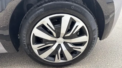 PEUGEOT 208 e-208 Active