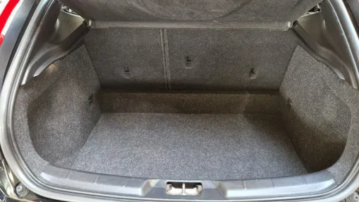 VOLVO V40 -