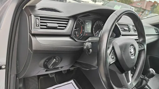 SKODA Superb -