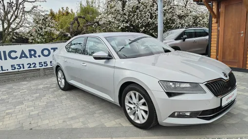 SKODA Superb -