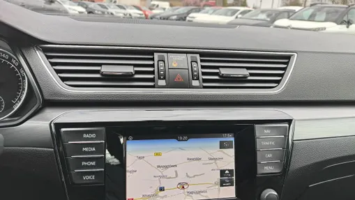 SKODA Superb -