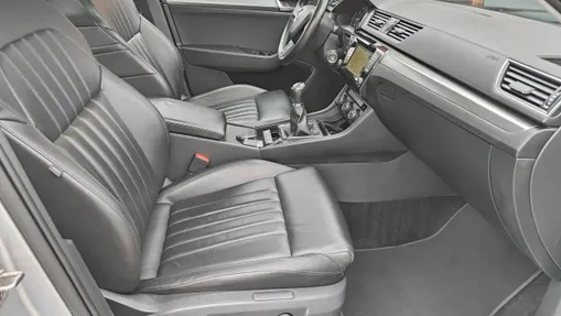 SKODA Superb -
