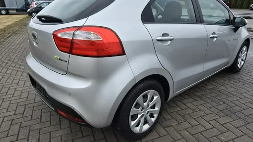 KIA Rio -