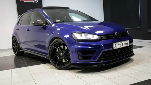 VOLKSWAGEN Golf -