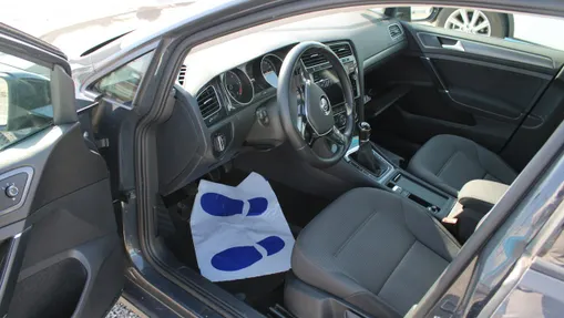 VOLKSWAGEN Golf -