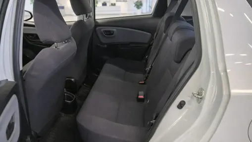 TOYOTA Yaris -