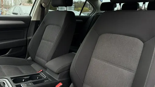 VOLKSWAGEN Passat -