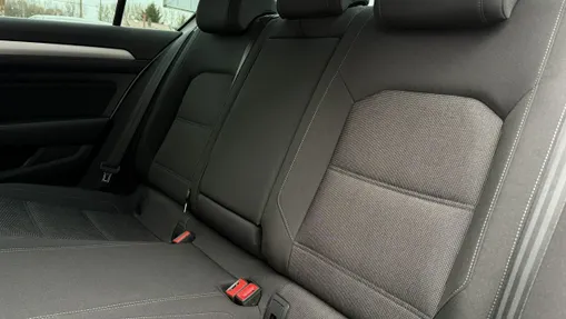 VOLKSWAGEN Passat -