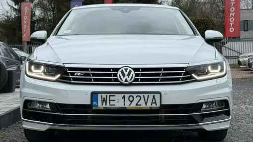 VOLKSWAGEN Passat -