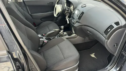 HYUNDAI i30 -