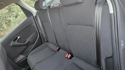 VOLKSWAGEN Polo -