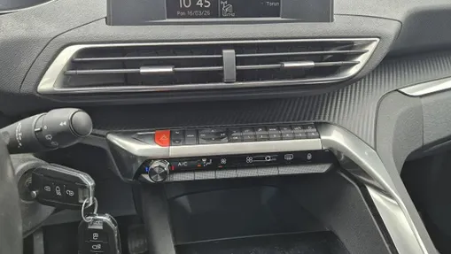 PEUGEOT 3008 -