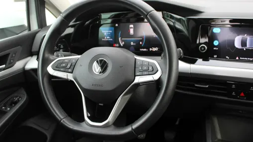 VOLKSWAGEN Golf -