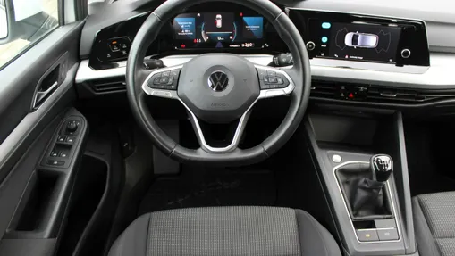 VOLKSWAGEN Golf -