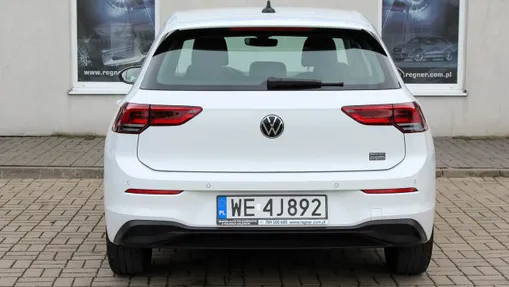 VOLKSWAGEN Golf -