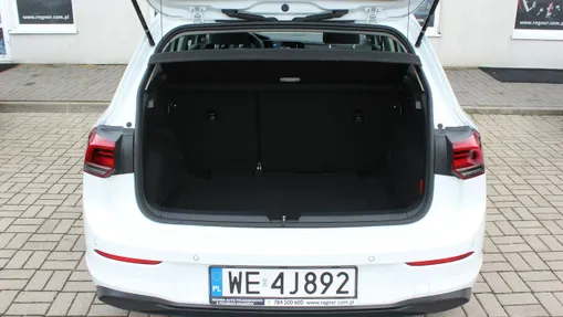 VOLKSWAGEN Golf -