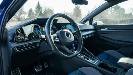 VOLKSWAGEN Golf -