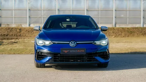 VOLKSWAGEN Golf -