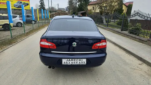 SKODA Superb -