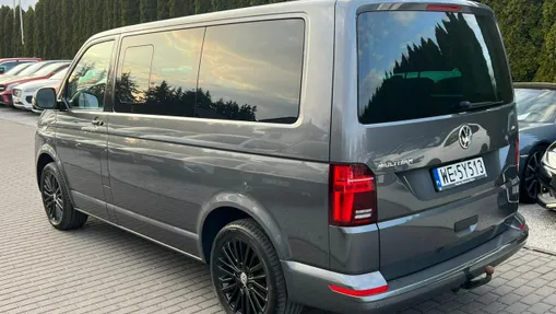 VOLKSWAGEN Multivan -
