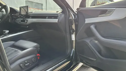 AUDI A4 -