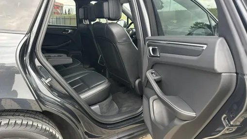 PORSCHE Macan -