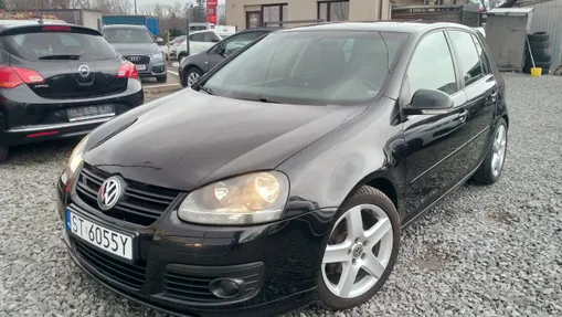 VOLKSWAGEN Golf -