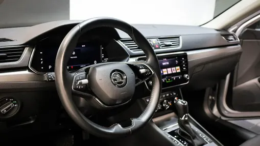 SKODA Superb -