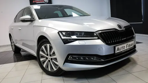 SKODA Superb -