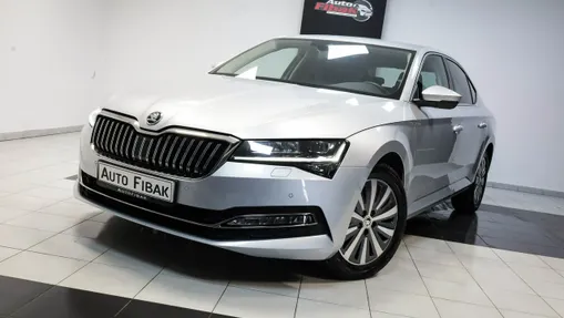 SKODA Superb -