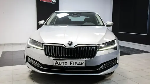 SKODA Superb -